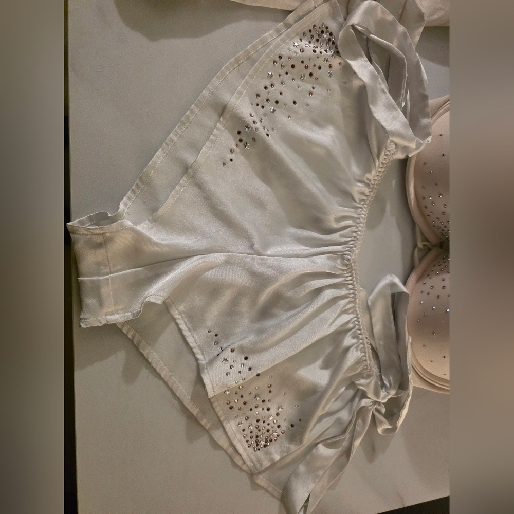 Victoria's Secret White Satin Robe - Picture 5 of 11